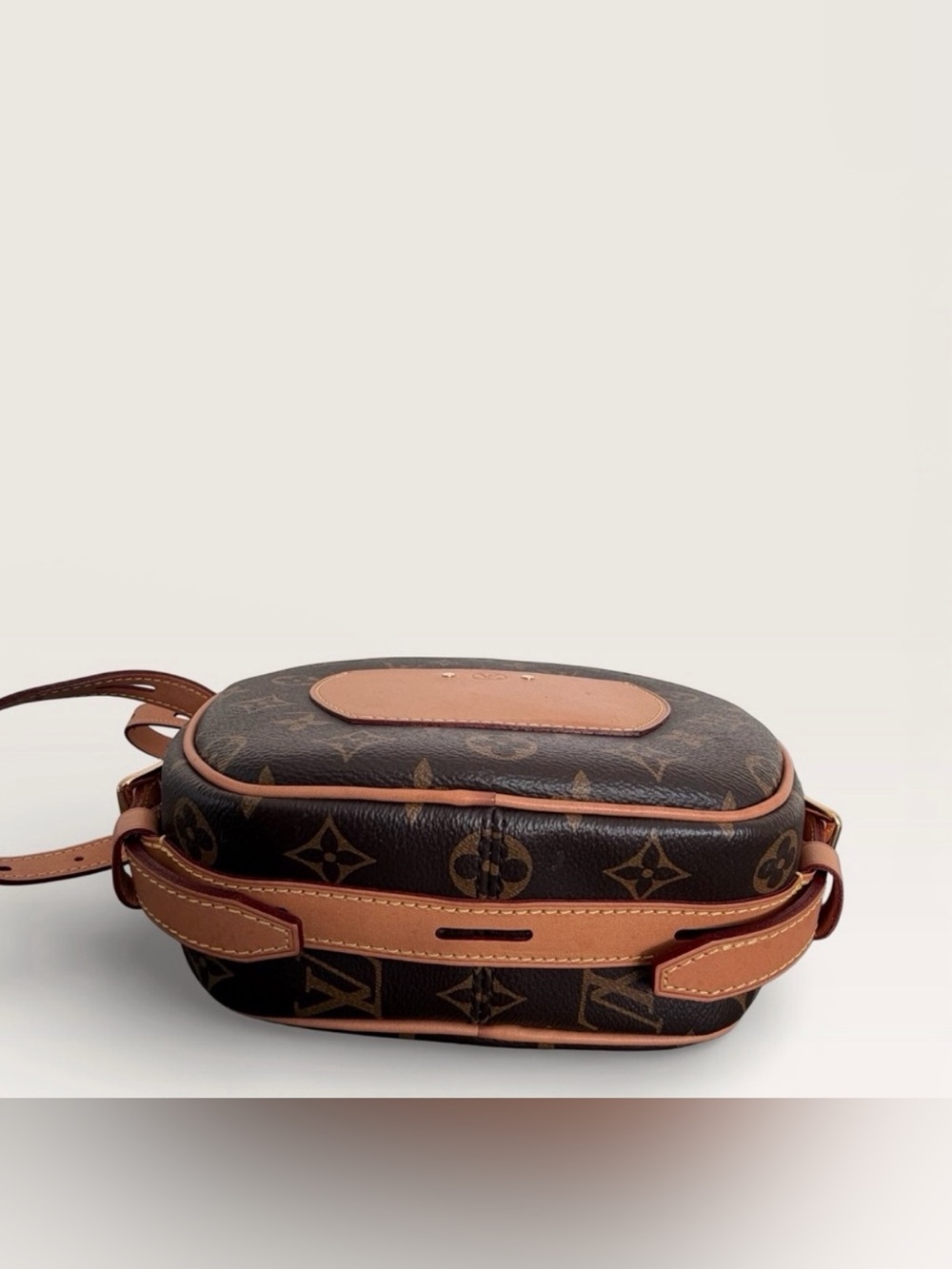 Louis Vuitton Monogram Boite Chapeau Souple PM Crossbody Bag - Picture 6 of 8